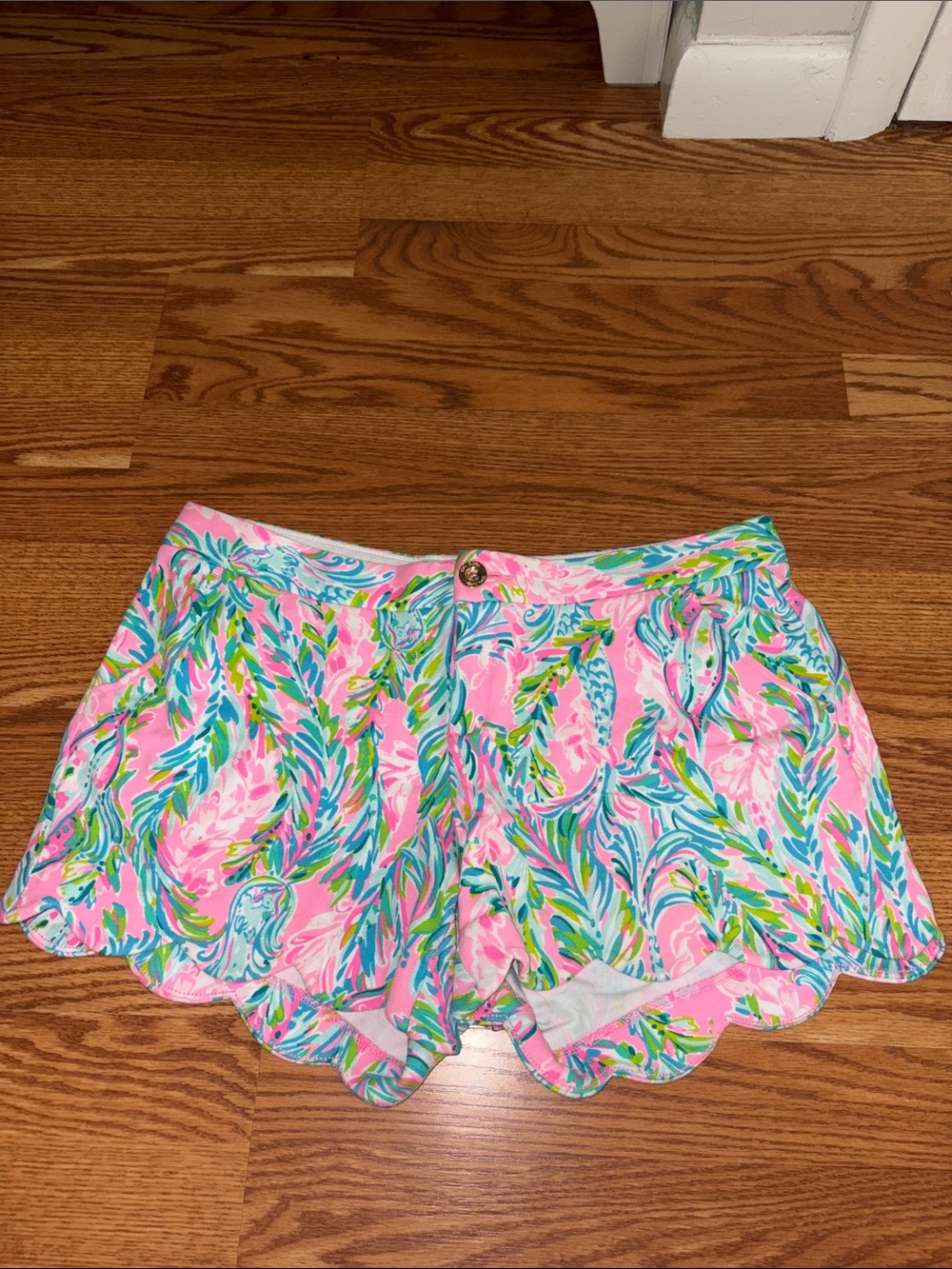 Lilly Pulitzer Pink Floral Scallop Hem Women's Shorts